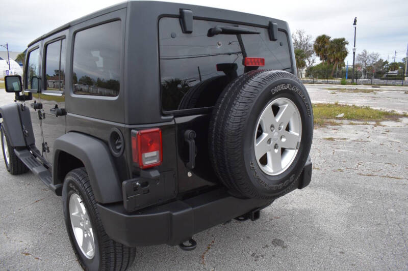 2011 Jeep Wrangler Unlimited Sport photo 35