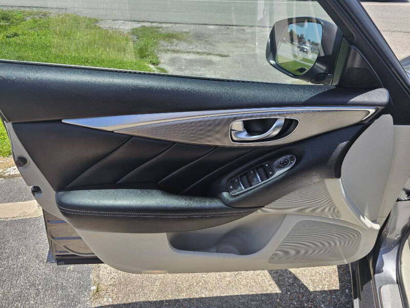 2015 Infiniti Q50