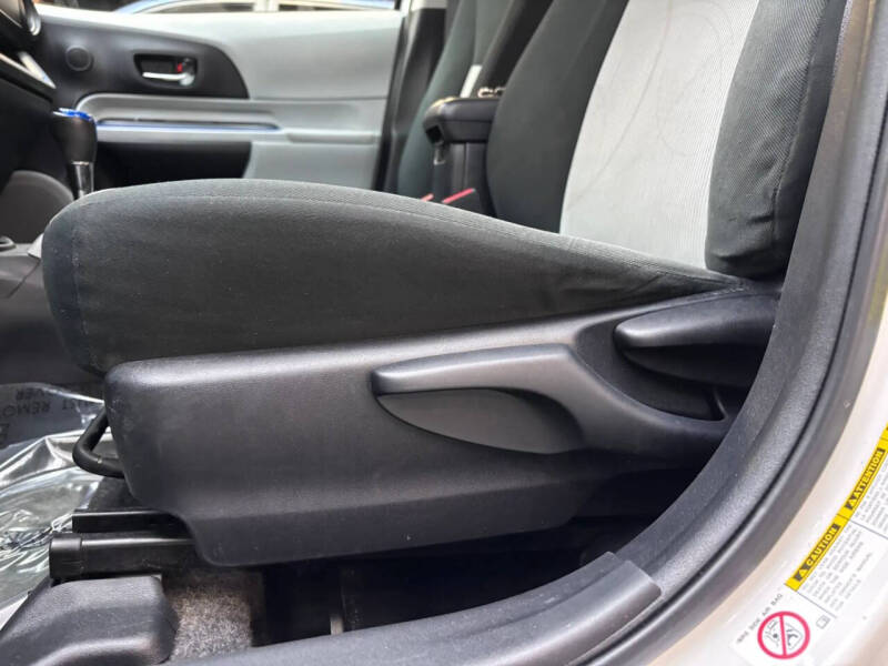2013 Toyota Prius c