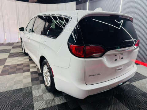 2020 Chrysler Pacifica Touring