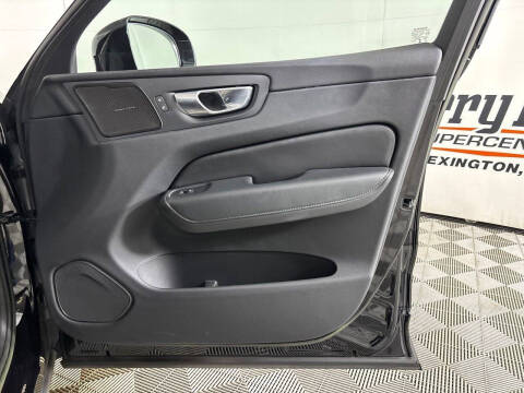 2023 Volvo XC60 B5 Plus Bright Theme