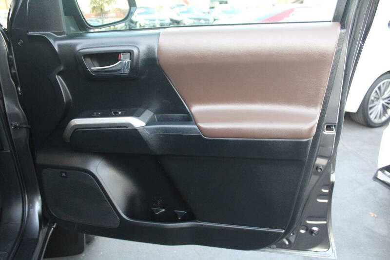 2017 Toyota Tacoma Limited