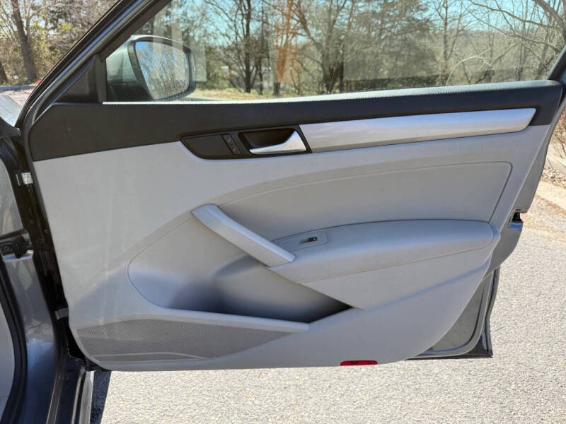 2015 Volkswagen Passat 1.8T Limited Edition