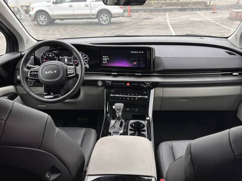 2024 Kia Carnival EX