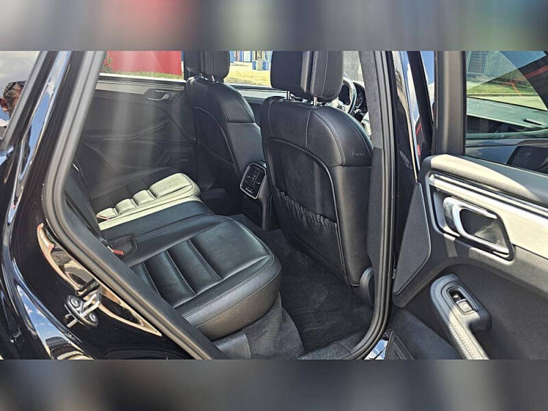 2016 Porsche Macan Turbo