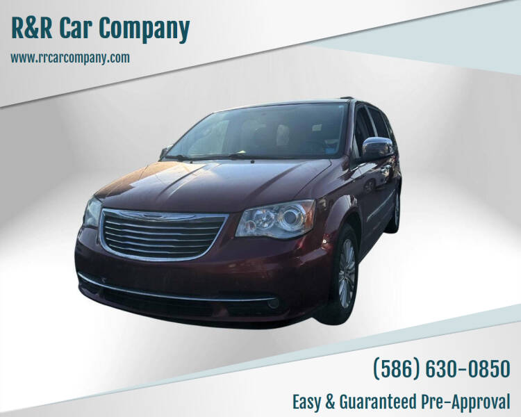 2015 Chrysler Town & Country Limited Platinum's photo