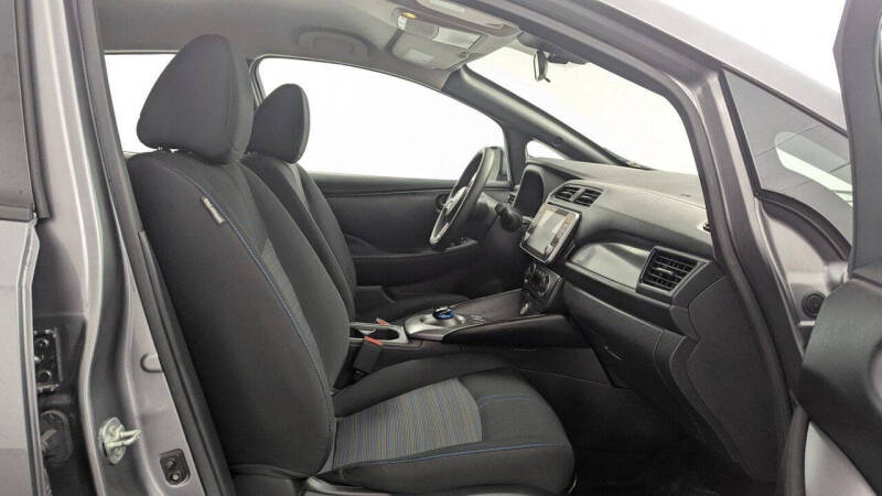 2022 Nissan LEAF S