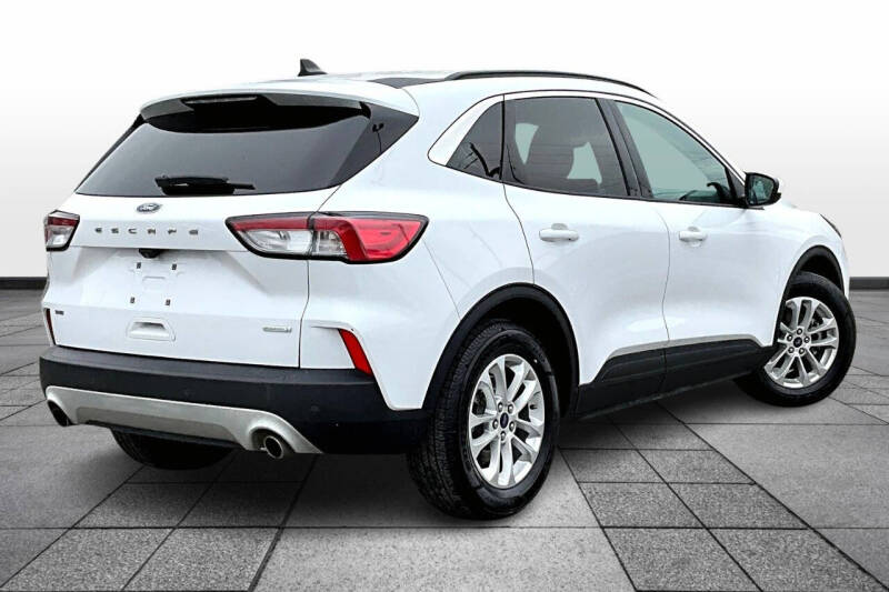 2020 Ford Escape SE