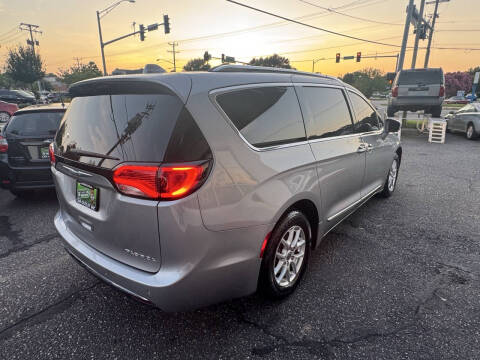 2020 Chrysler Pacifica Touring L