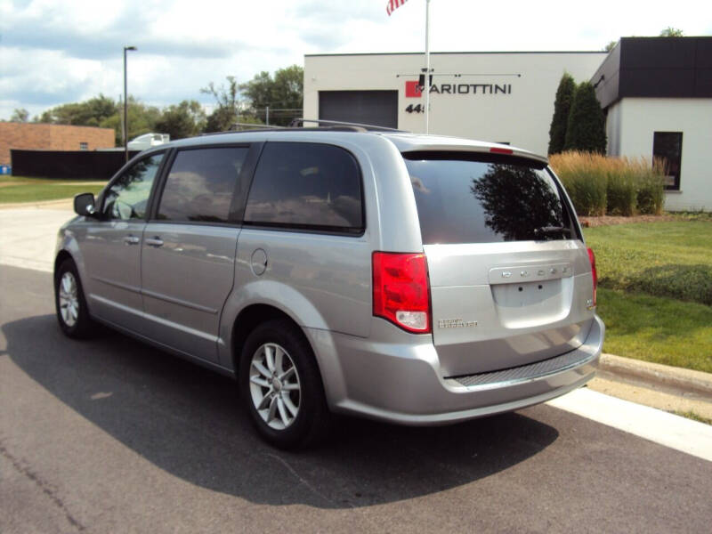 2015 Dodge Grand Caravan null photo 18