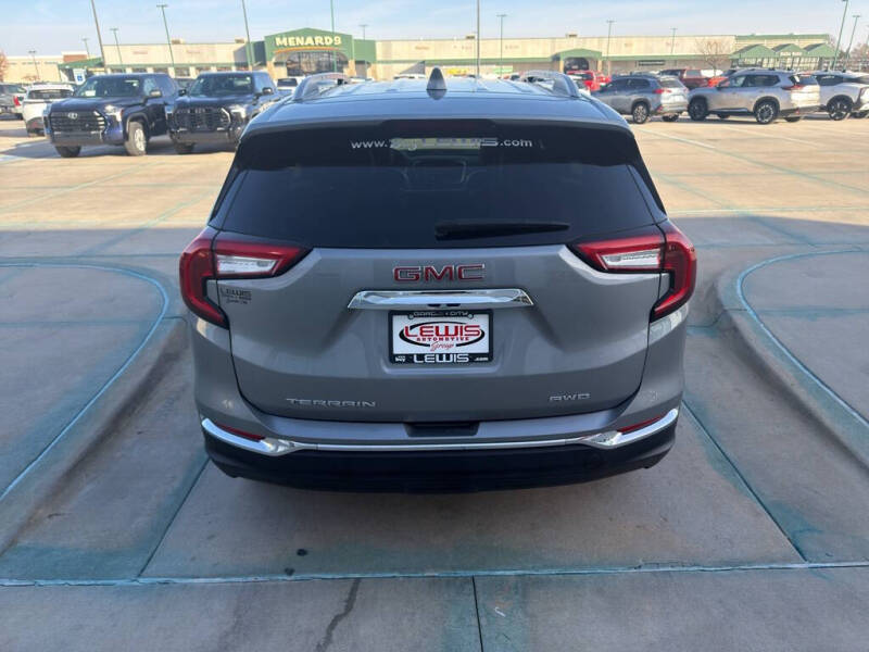 2024 GMC Terrain SLT