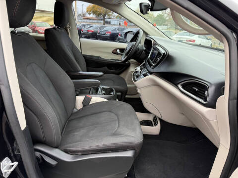 2018 Chrysler Pacifica Touring Plus