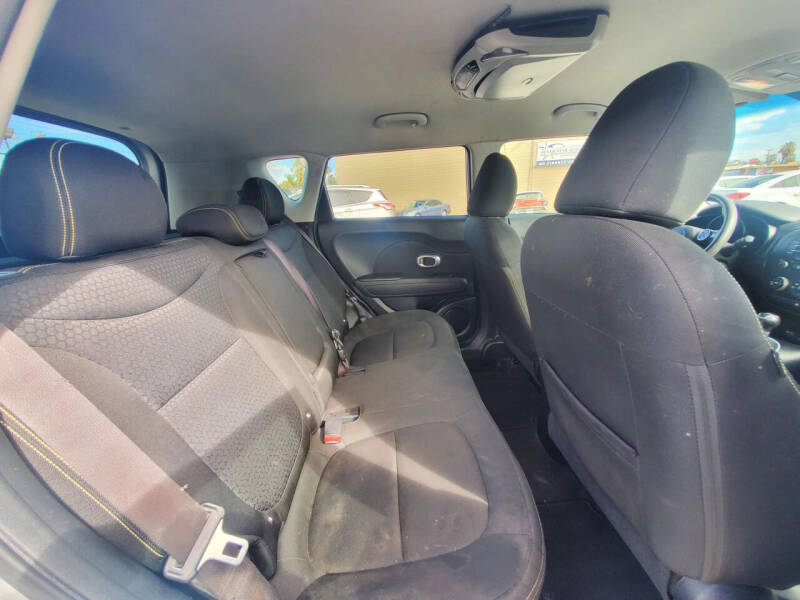 2016 Kia Soul +