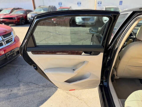 2012 Volkswagen Passat SEL Premium PZEV