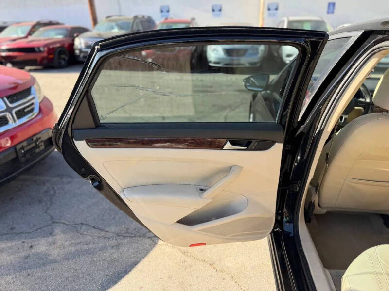 2012 Volkswagen Passat SEL Premium PZEV