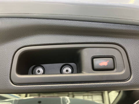 2022 Honda Pilot Touring w/Rear Captain's Chairs