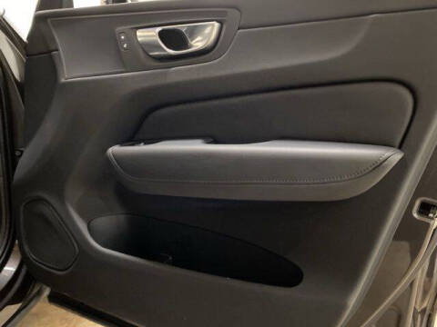 2025 Volvo XC60 B5 Core Dark Theme