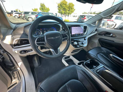 2022 Chrysler Pacifica Touring L
