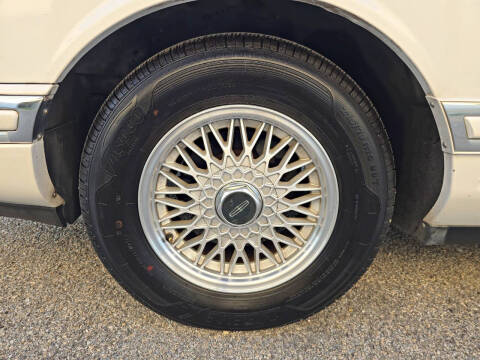 1994 Lincoln Town Car Executive