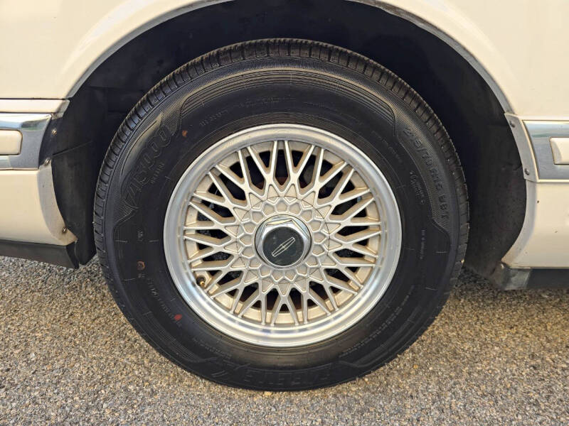 1994 Lincoln Town Car Executive