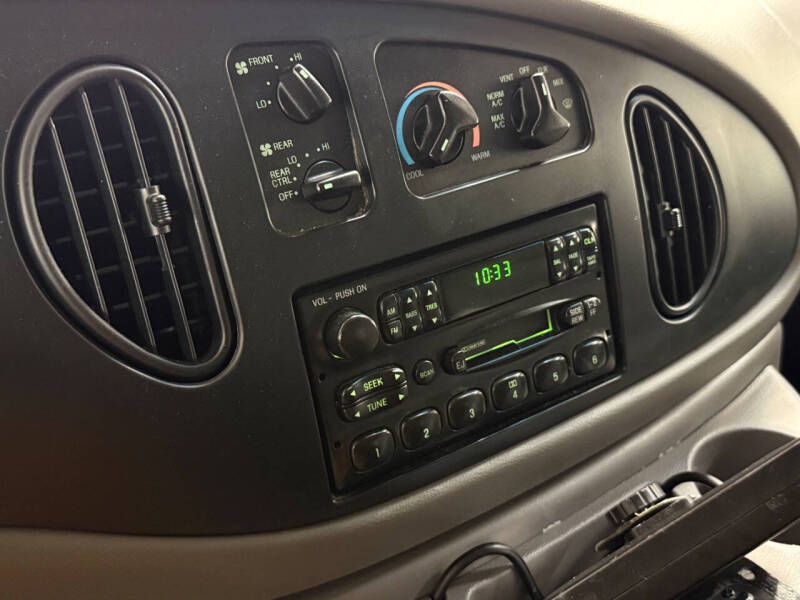 2001 Ford E-Series E-350 SD XLT