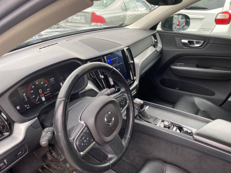 2019 Volvo XC60 T5 Momentum