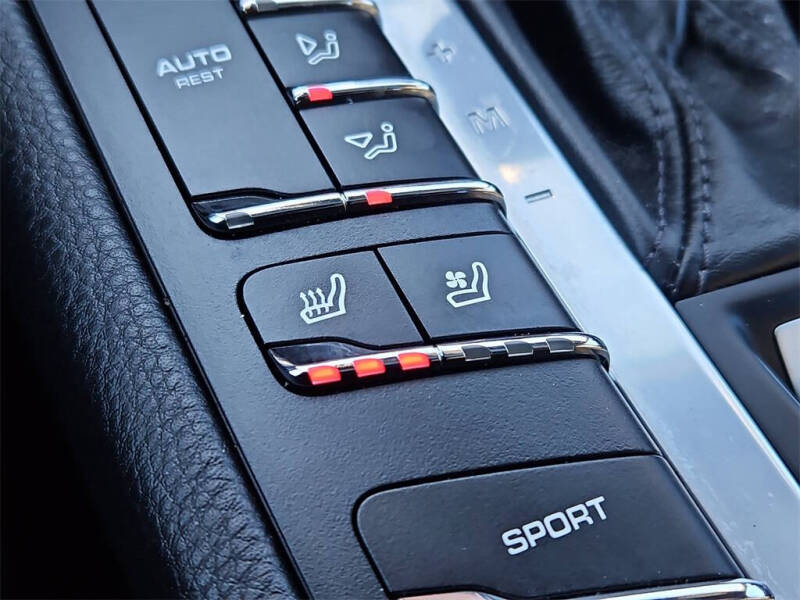 2020 Porsche Macan S