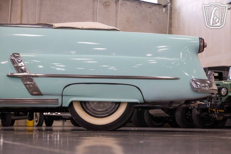 1953 Ford Crestline