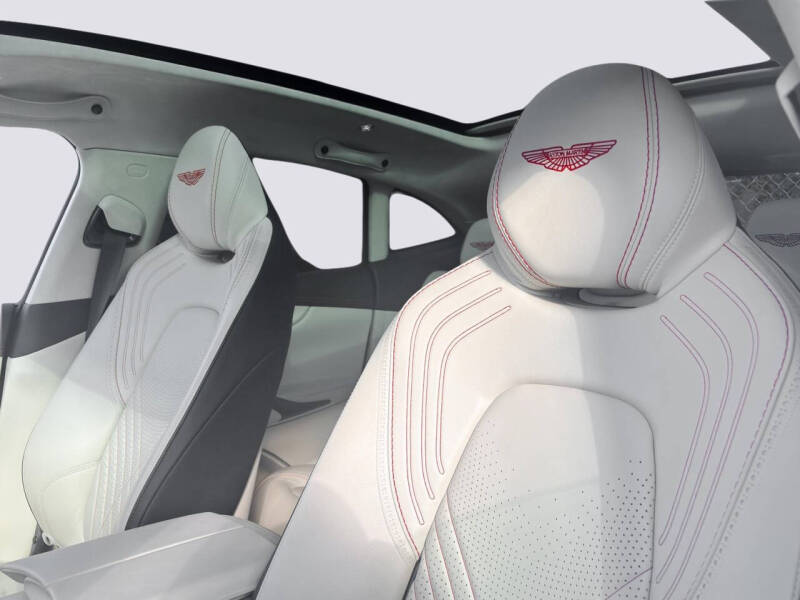 2021 Aston Martin DBX