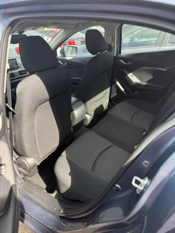 2016 Mazda MAZDA3 i Touring