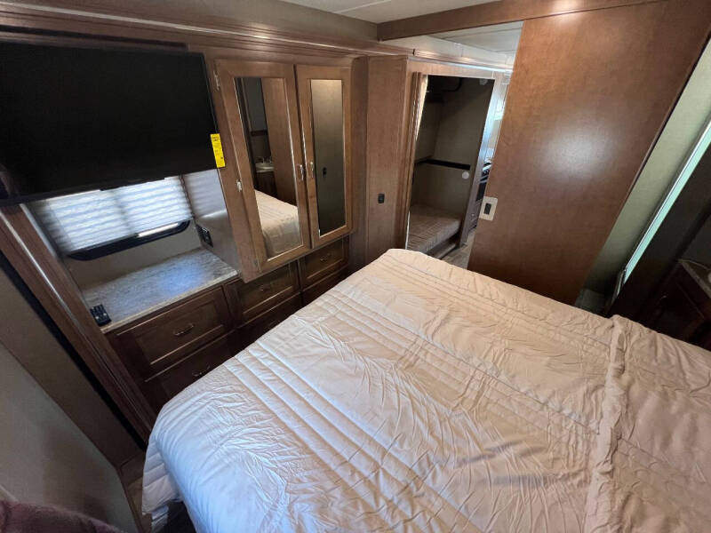 2019 Winnebago Intent 31P Class A RV