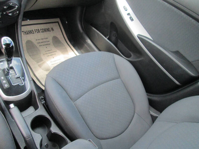 2014 Hyundai Accent SE