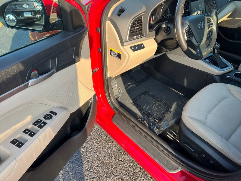 2017 Hyundai Elantra SE