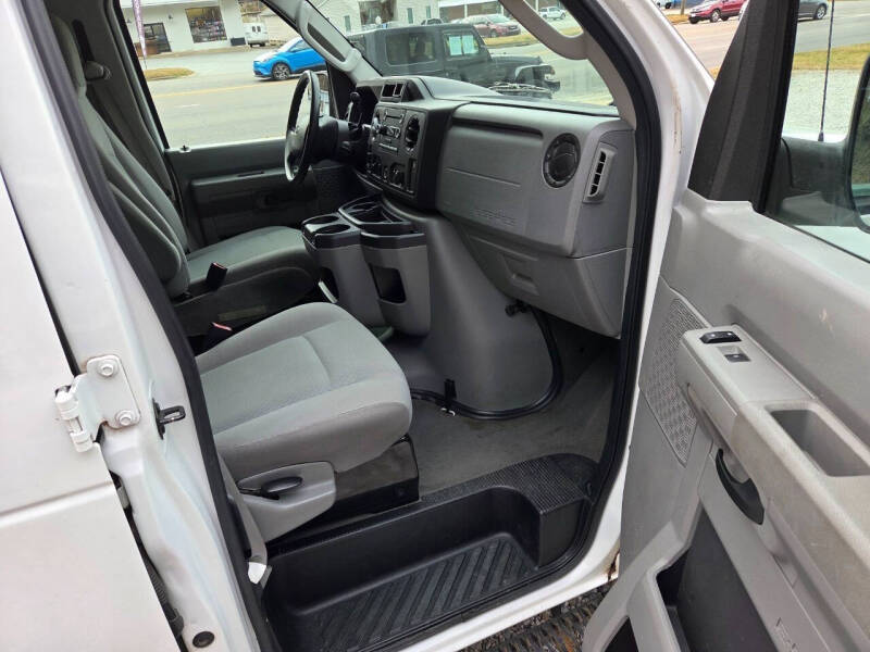 2010 Ford E-Series E-350 SD XLT