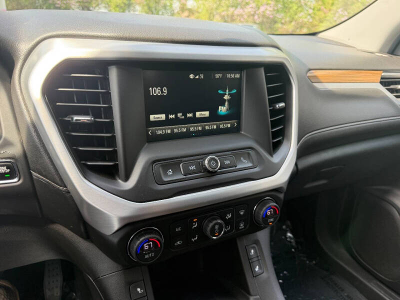 2017 GMC Acadia SLE-2