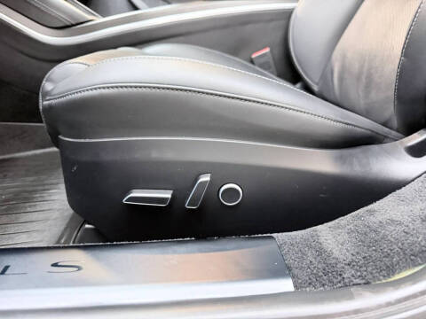 2022 Tesla Model S Plaid