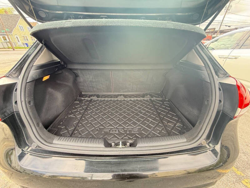 2017 Kia Forte5 LX