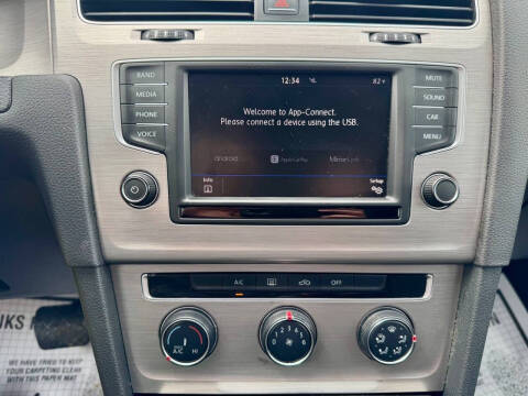 2017 Volkswagen Golf TSI S