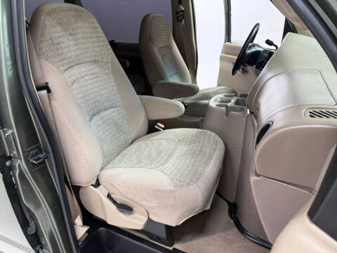 2002 Ford E-Series E-350 SD XLT