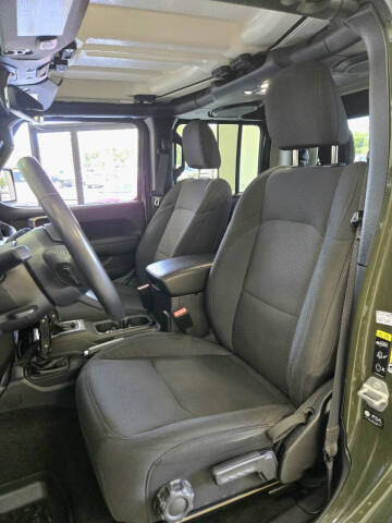 2022 Jeep Gladiator Sport