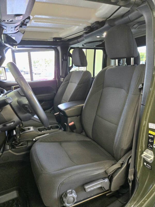 2022 Jeep Gladiator Sport