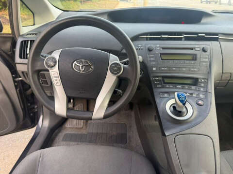 2010 Toyota Prius III