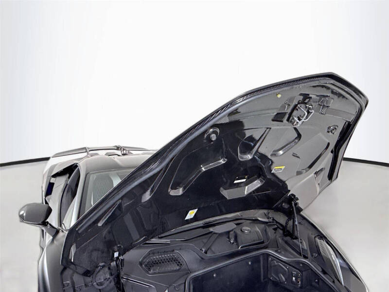 2024 Lamborghini Revuelto