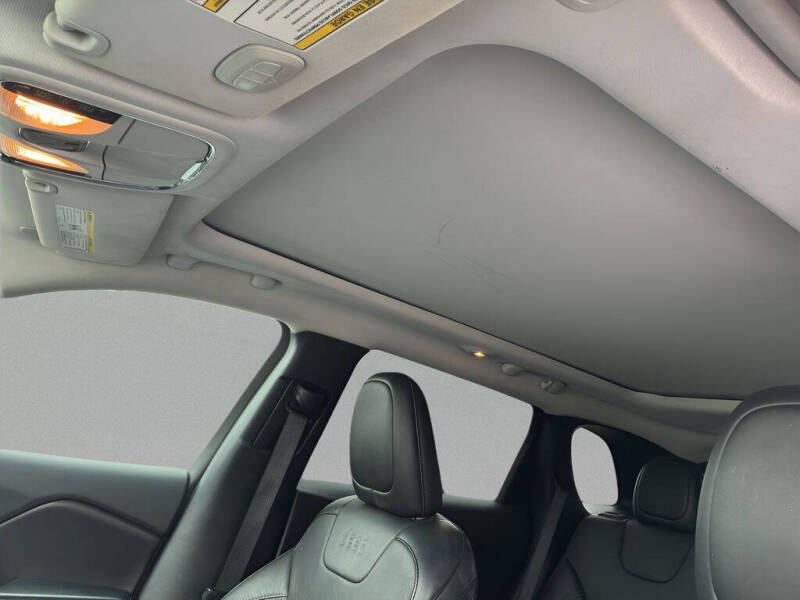 2021 Jeep Cherokee Latitude Lux