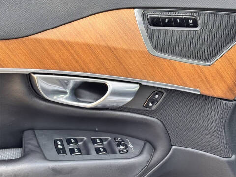 2023 Volvo XC90 B5 Plus Bright Theme