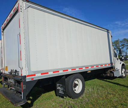 2013 Freightliner Business class M2