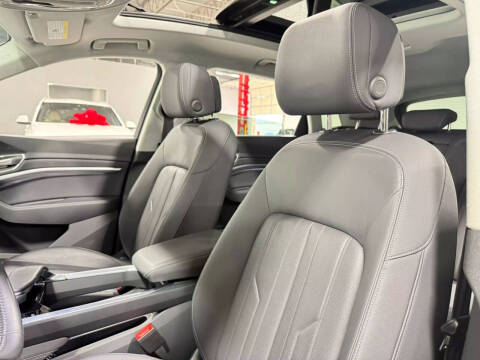 2019 Audi e-tron quattro Premium Plus