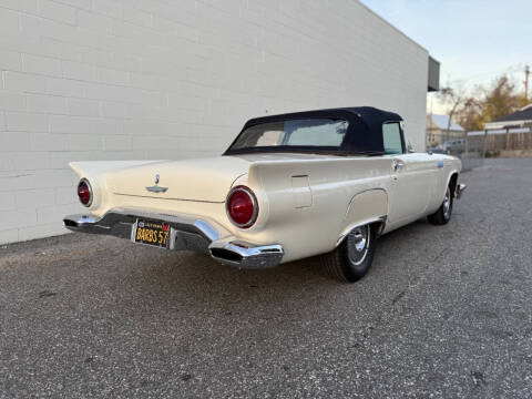 1957 Ford Thunderbird