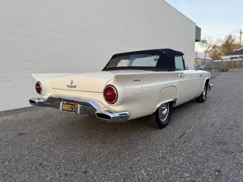 1957 Ford Thunderbird