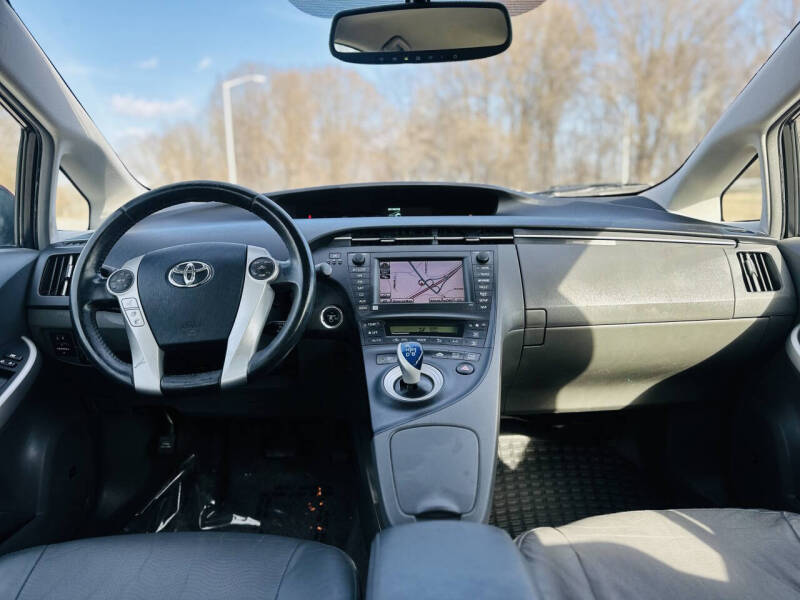 2010 Toyota Prius III